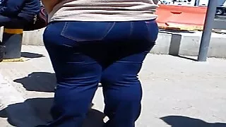 ලස්සන මෙහෙකාරිය ඊළඟ ඉඩම් හිමි දුන්