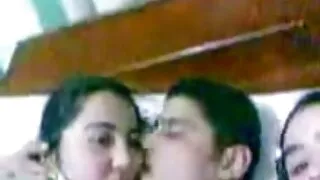 ඝන වයස ගුද ලිංගික බාධාවක් නොවේ